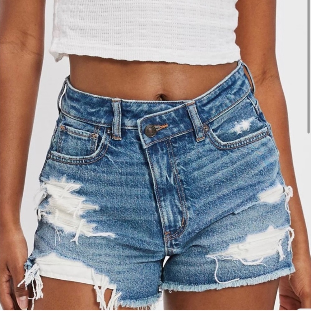 American Eagle Outfitters (AEO) Denim Strigid Mom Shorts Jean Cutoffs Size 10